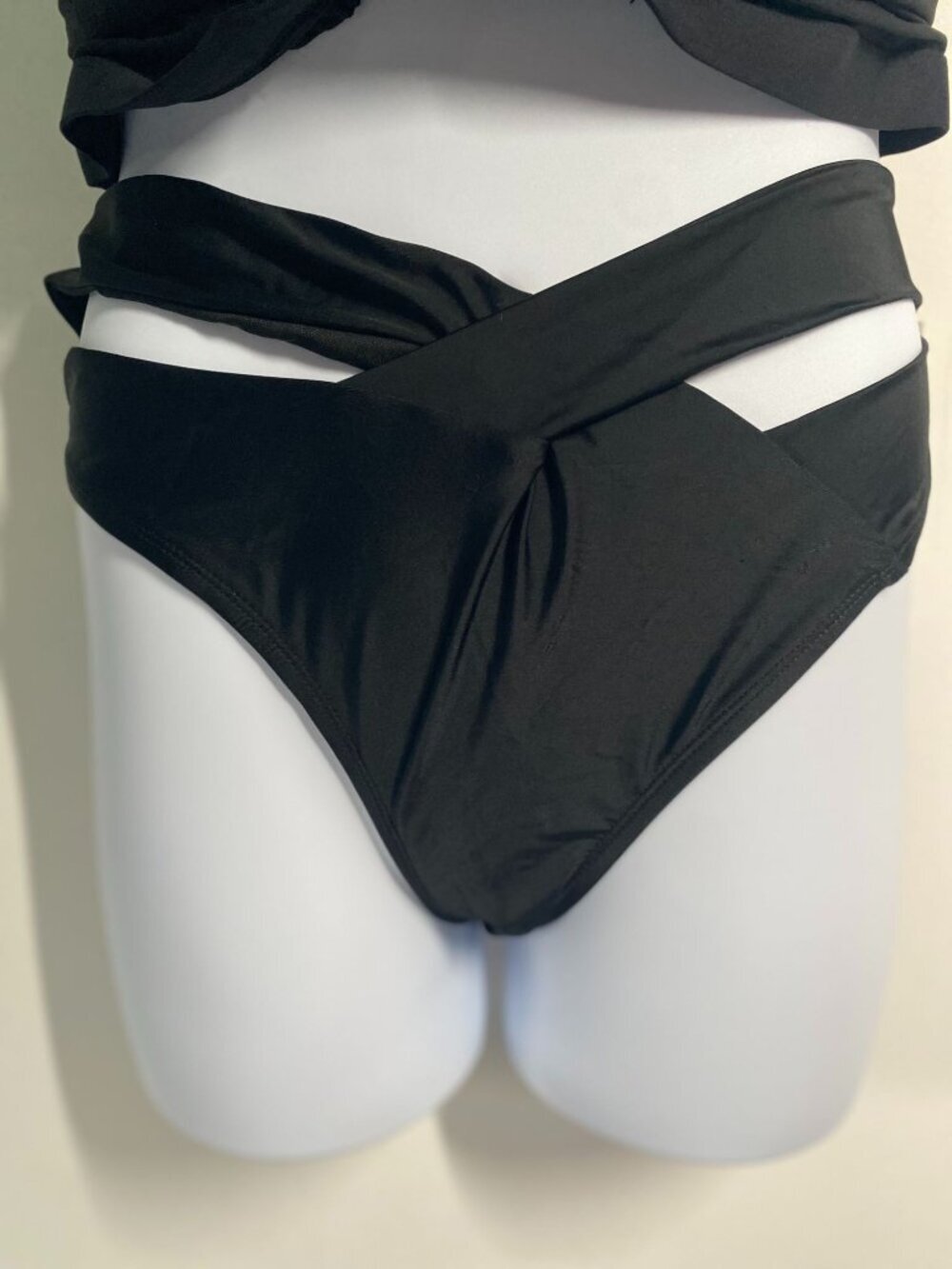 Solid Black Cutout Bikini Bottom XL Mid-Rise Time And Tru Womens Swimwear